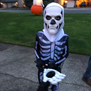 Fortnite scull trooper costume
